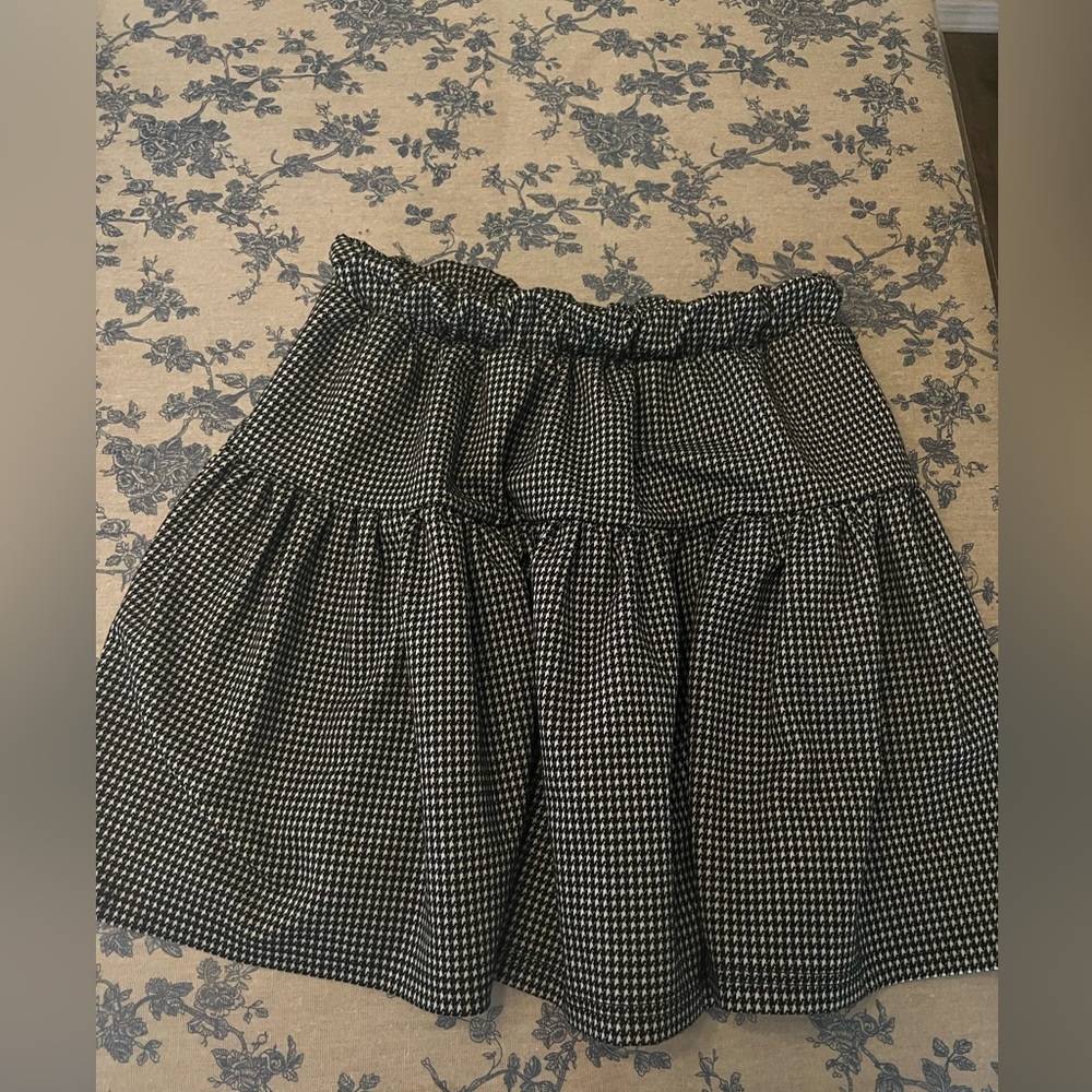 Y.A.S. Black and white houndstooth skirt